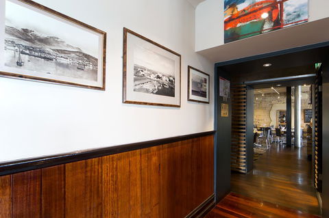 Customs House Hotel - Accommodation Burleigh 36