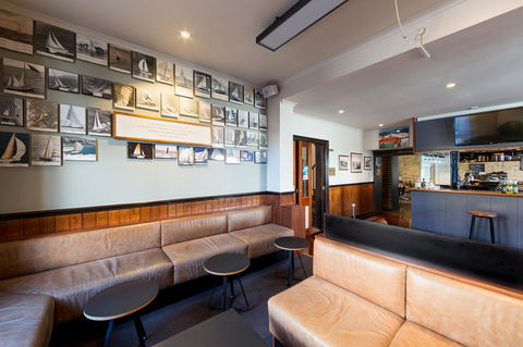 Customs House Hotel - Accommodation Burleigh 1