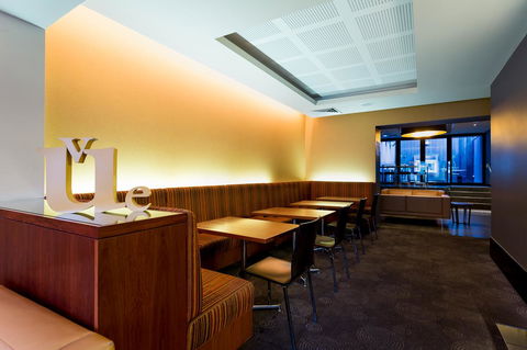 Customs House Hotel - Accommodation Burleigh 27
