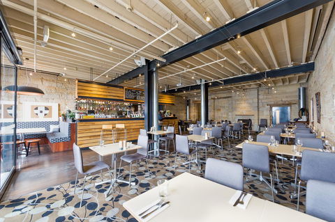 Customs House Hotel - Accommodation Burleigh 4