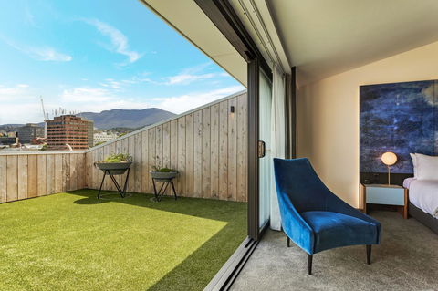 MACq 01 Hotel - Accommodation Burleigh 6