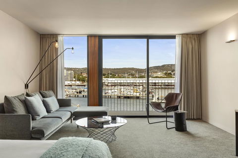 MACq 01 Hotel - Accommodation Burleigh 32