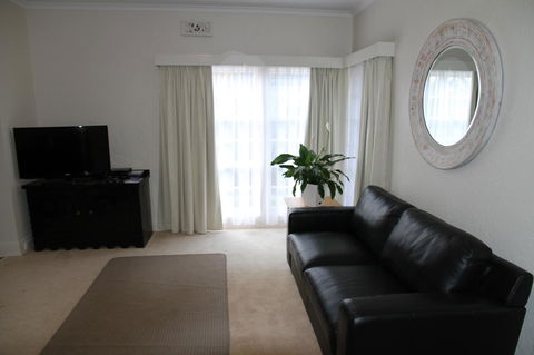 Barclay Motor Inn - Accommodation Burleigh 34