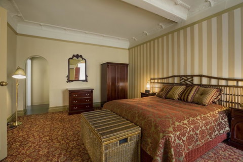 Hadley\'s Orient Hotel - Accommodation Burleigh 25