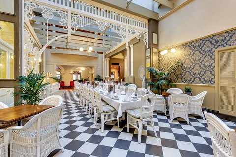 Hadley\'s Orient Hotel - Accommodation Burleigh 2