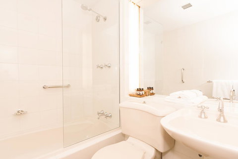 Hadley\'s Orient Hotel - Accommodation Burleigh 39