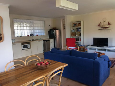 Anchorage Waterfront Retreat - Accommodation Burleigh 5