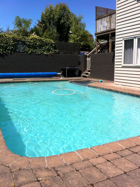 Anchorage Waterfront Retreat - Accommodation Burleigh 22