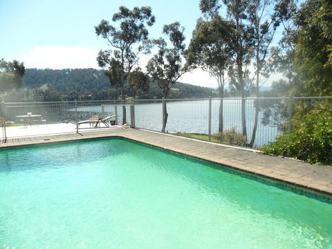 Anchorage Waterfront Retreat - Accommodation Burleigh 23