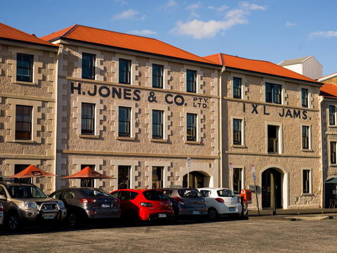 The Henry Jones Art Hotel - Accommodation Burleigh 5