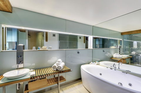 The Henry Jones Art Hotel - Accommodation Burleigh 20