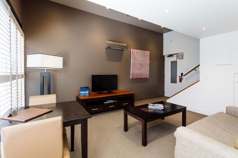 The Henry Jones Art Hotel - Accommodation Burleigh 39