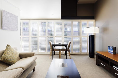 The Henry Jones Art Hotel - Accommodation Burleigh 38
