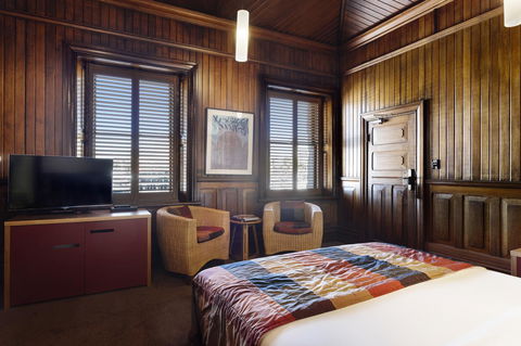 The Henry Jones Art Hotel - Accommodation Burleigh 44