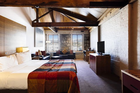 The Henry Jones Art Hotel - Accommodation Burleigh 22