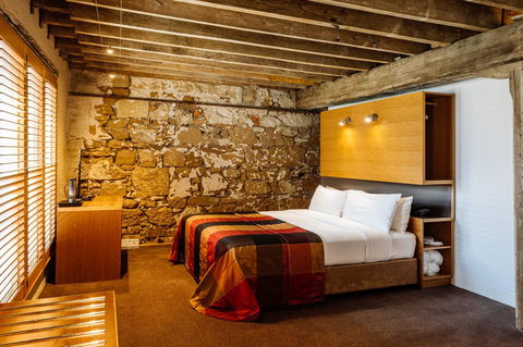 The Henry Jones Art Hotel - Accommodation Burleigh 16