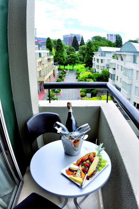Salamanca Inn - Accommodation Burleigh 7