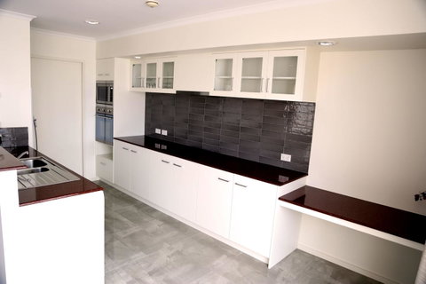 Salamanca Inn - Accommodation Burleigh 15