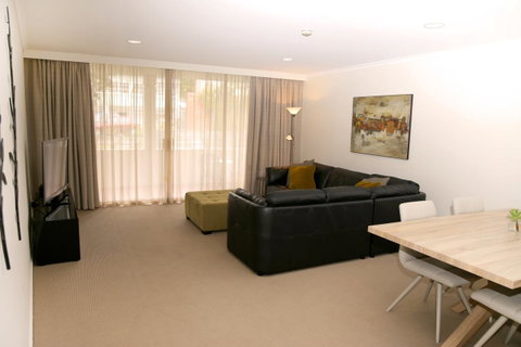 Salamanca Inn - Accommodation Burleigh 35