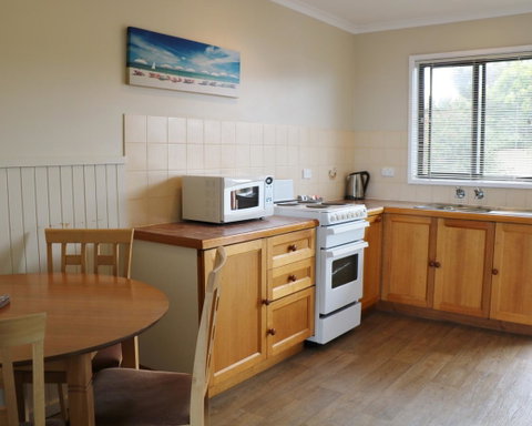 Blue Seas Holiday Villas - Accommodation Burleigh 32