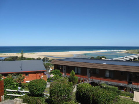Blue Seas Holiday Villas - Accommodation Burleigh 0