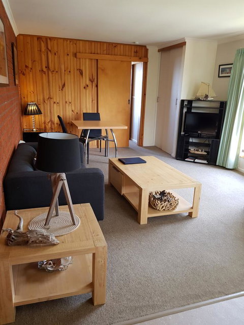 Blue Seas Holiday Villas - Accommodation Burleigh 41