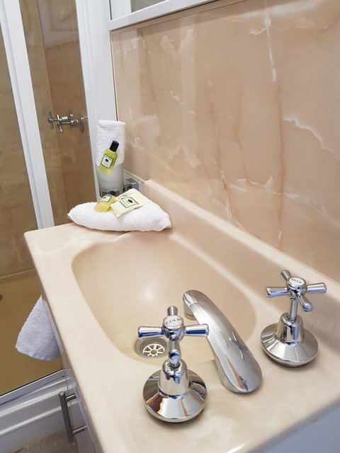 Blue Seas Holiday Villas - Accommodation Burleigh 40