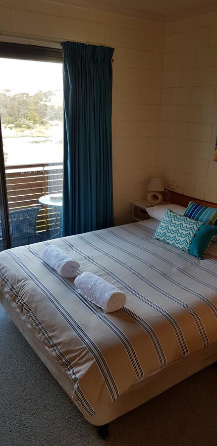 Blue Seas Holiday Villas - Accommodation Burleigh 27