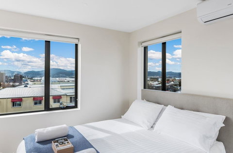 110 Hampden Apartments - Accommodation Burleigh 33
