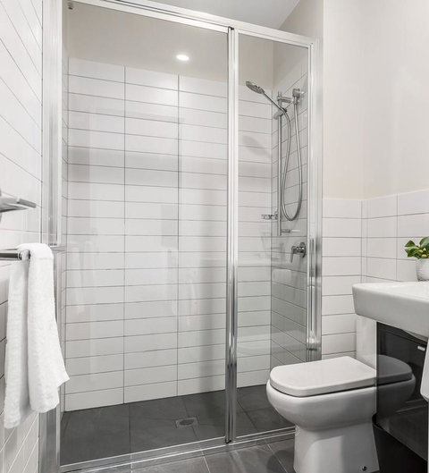 110 Hampden Apartments - Accommodation Burleigh 8