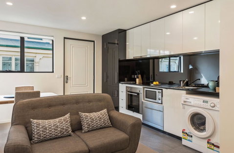 110 Hampden Apartments - Accommodation Burleigh 1