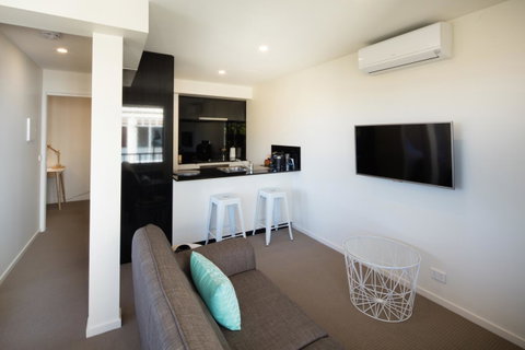 110 Hampden Apartments - Accommodation Burleigh 26