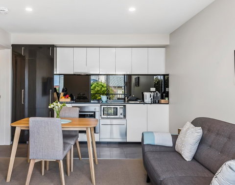 110 Hampden Apartments - Accommodation Burleigh 14