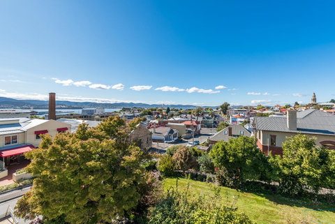110 Hampden Apartments - Accommodation Burleigh 32