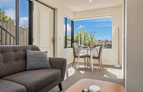 110 Hampden Apartments - Accommodation Burleigh 2