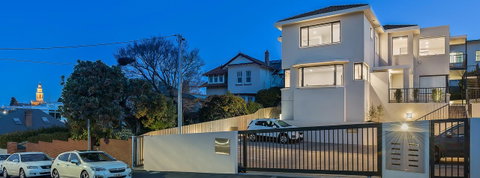 110 Hampden Apartments - Accommodation Burleigh 10