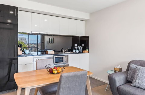 110 Hampden Apartments - Accommodation Burleigh 9