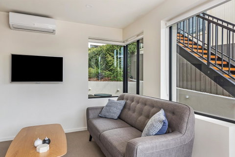 110 Hampden Apartments - Accommodation Burleigh 7