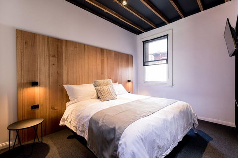 105 Mac Unique Apartments - Accommodation Burleigh 6