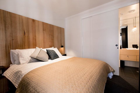 105 Mac Unique Apartments - Accommodation Burleigh 8