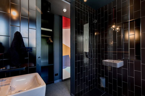 105 Mac Unique Apartments - Accommodation Burleigh 14