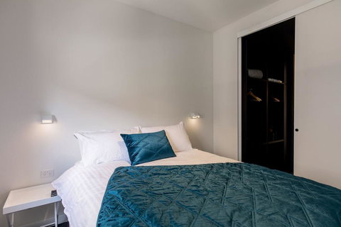 105 Mac Unique Apartments - Accommodation Burleigh 16