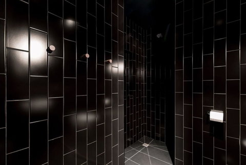 105 Mac Unique Apartments - Accommodation Burleigh 15