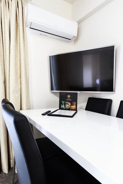 Adina Place Motel Apartments - Accommodation Burleigh 15