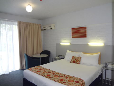 Adina Place Motel Apartments - Accommodation Burleigh 17