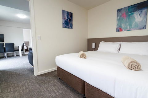 Adina Place Motel Apartments - Accommodation Burleigh 13