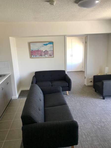 Adina Place Motel Apartments - Accommodation Burleigh 11