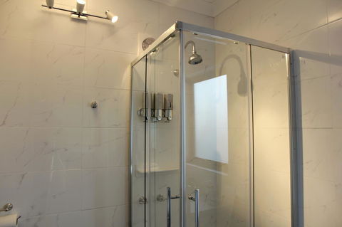 Kingston Beach-House Retreat - Accommodation Burleigh 5