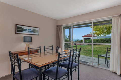 Bay View Villas - Accommodation Burleigh 9