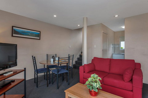 Bay View Villas - Accommodation Burleigh 37